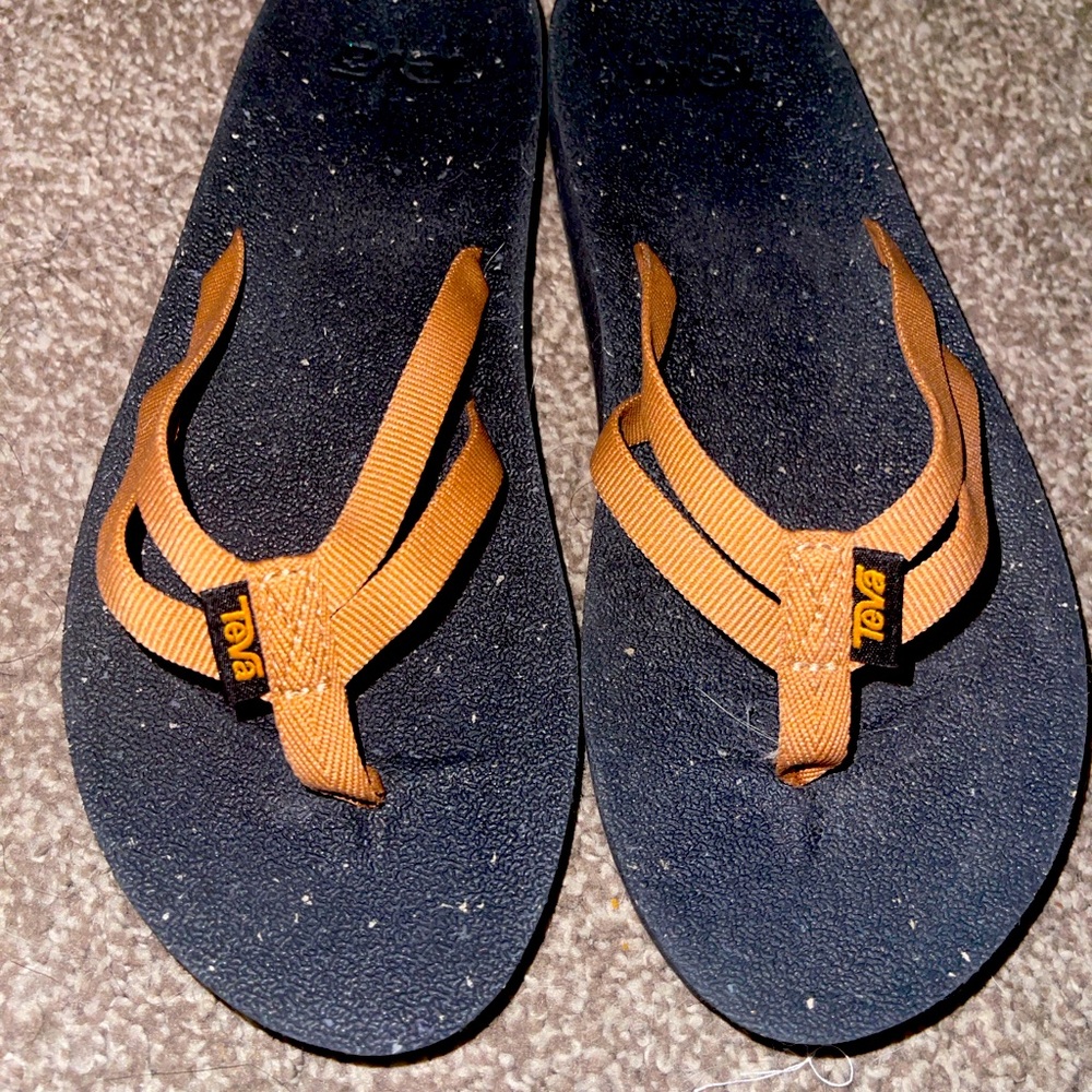Teva flip flops brand new no box woman's size 8.5